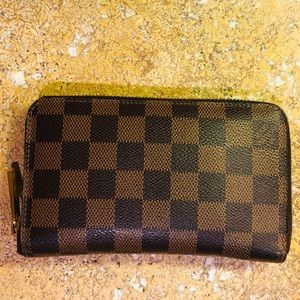 Louis Vuitton Zippy Compact Wallet